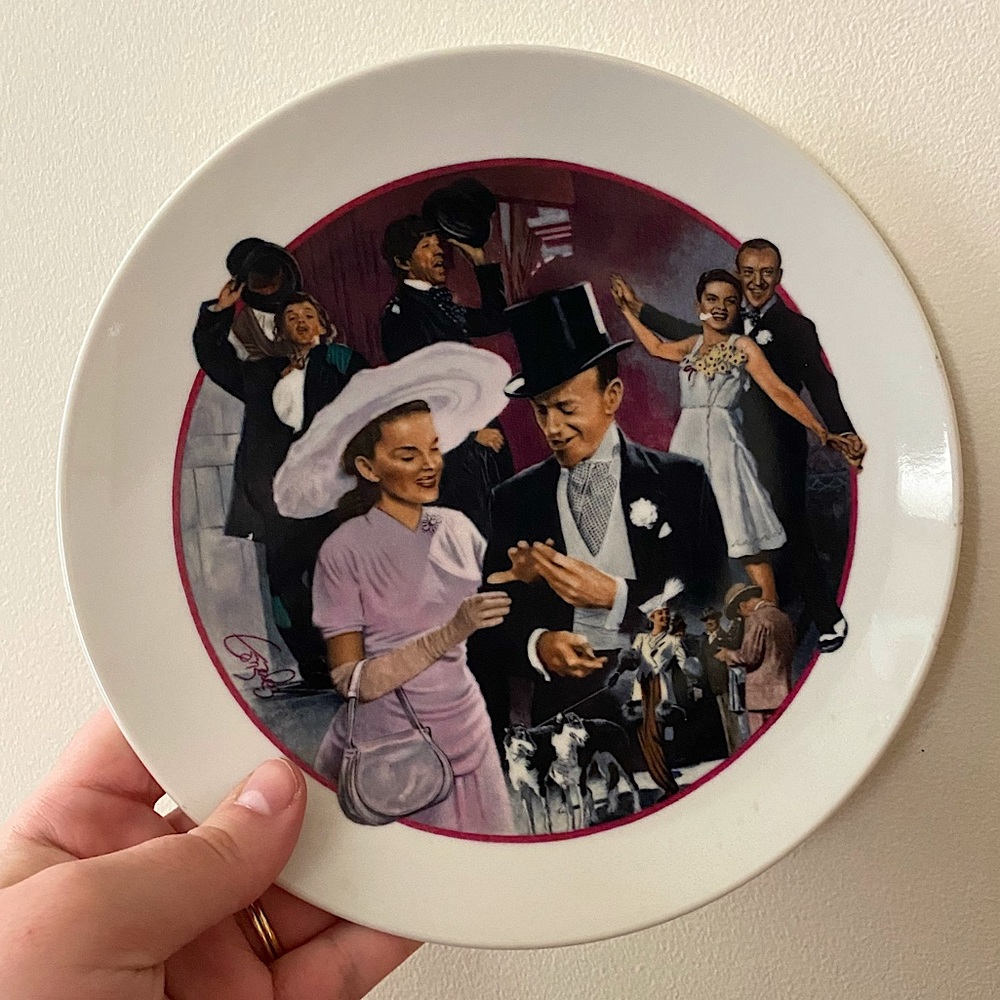 Vintage Avon Images Of Hollywood 8" Plate